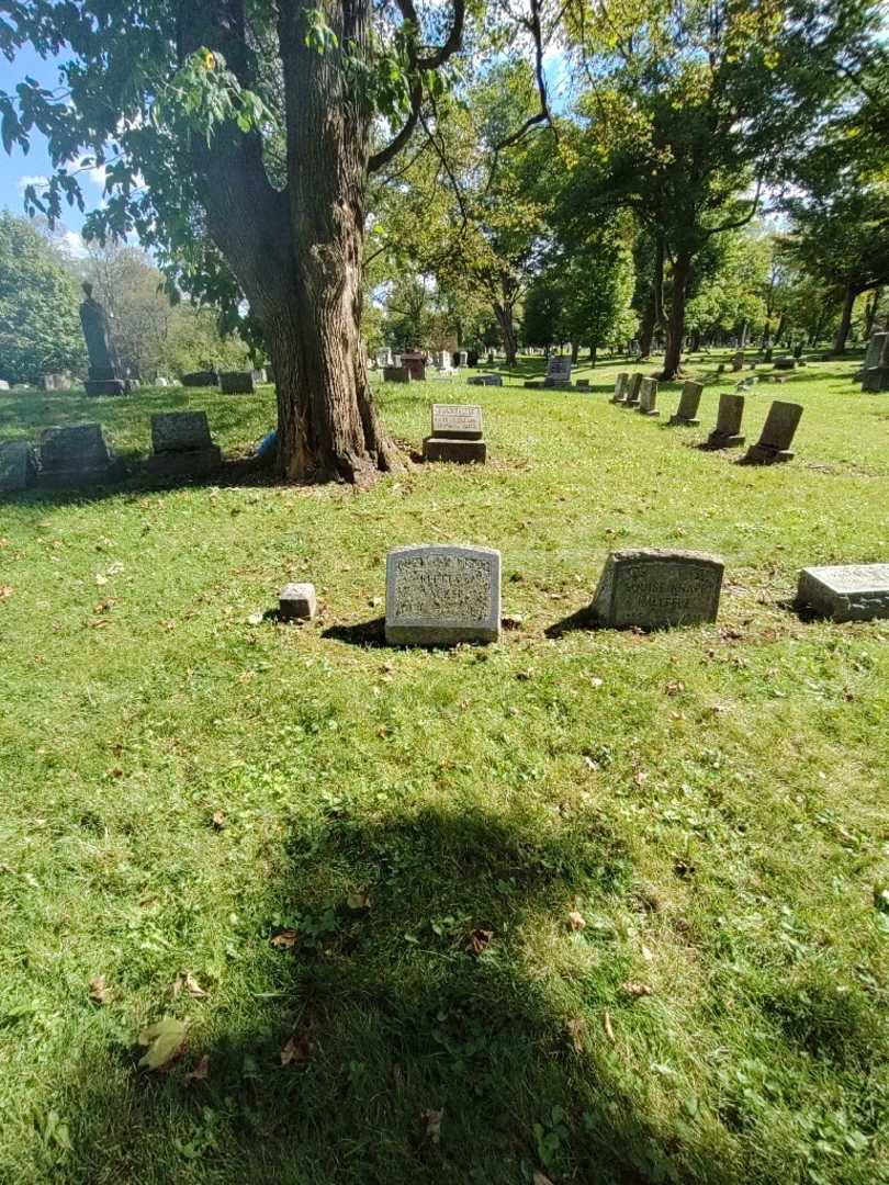Arletta W. Yackel's grave. Photo 1