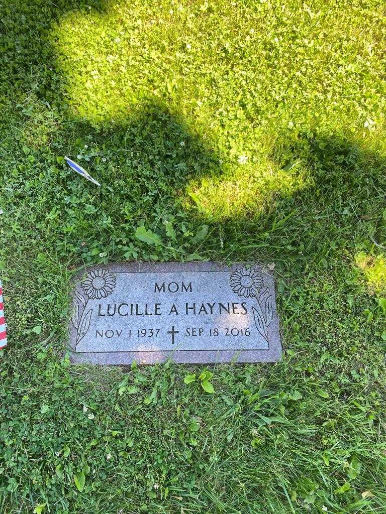 Lucille A. Haynes's grave. Photo 3