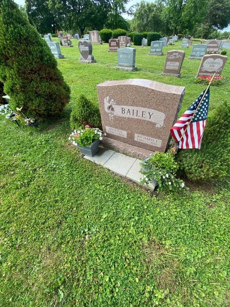 Richard F. Bailey's grave. Photo 1