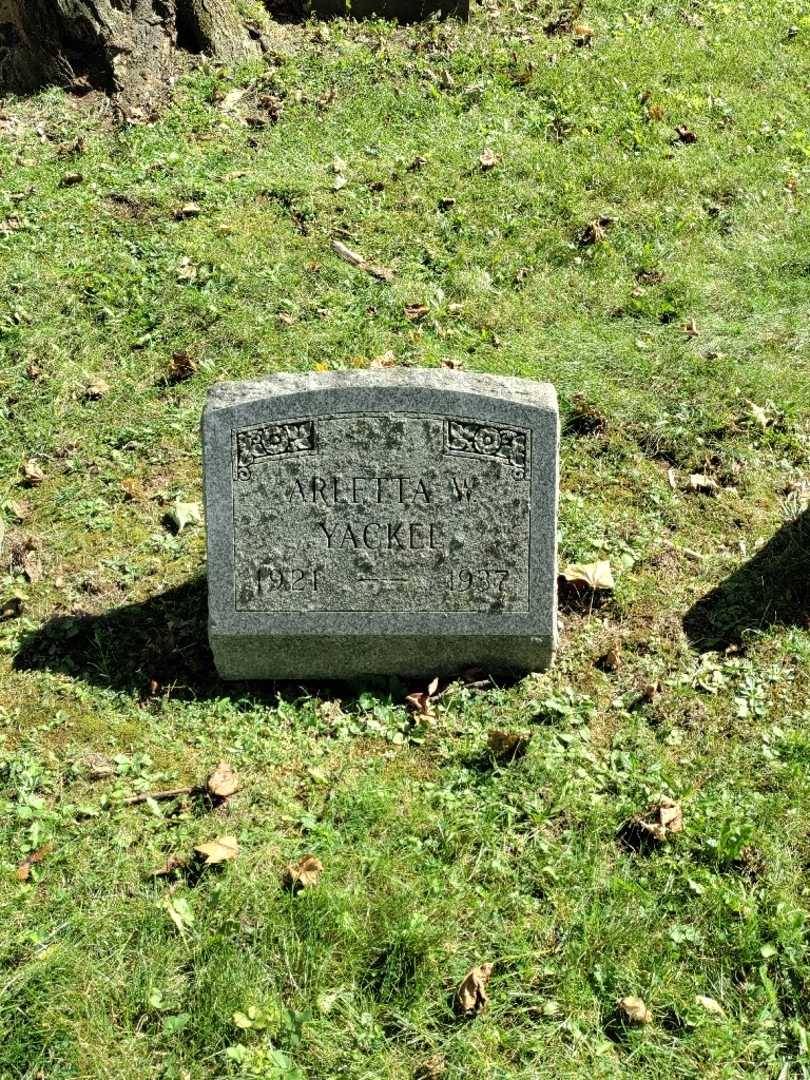 Arletta W. Yackel's grave. Photo 2