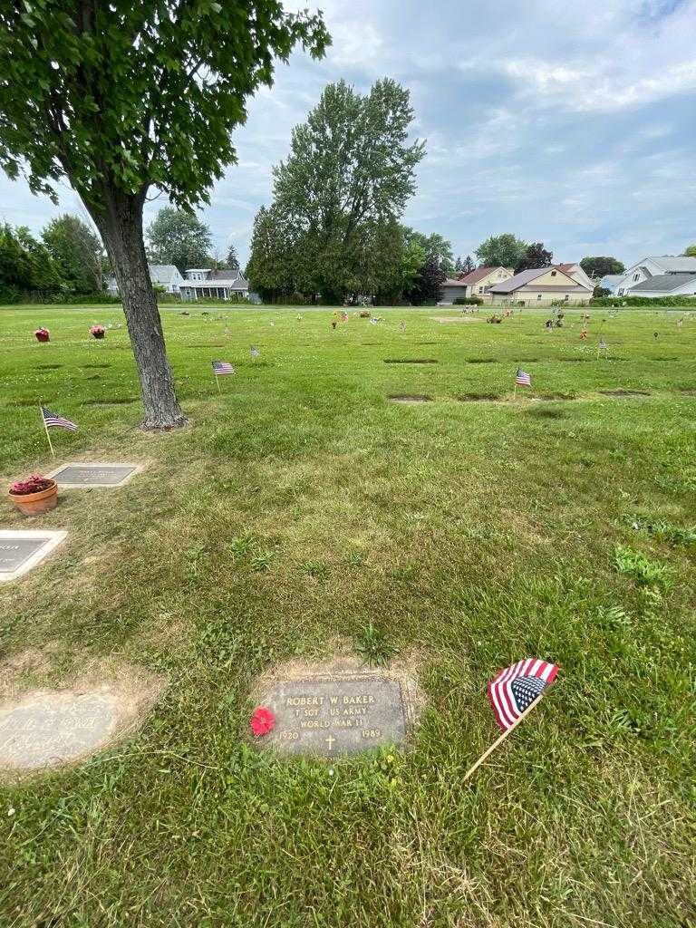 Robert W. Baker's grave. Photo 1