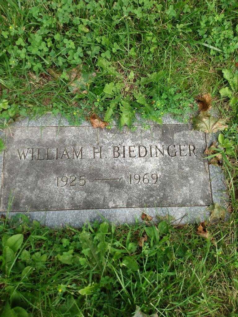 William H. Biedinger's grave. Photo 2