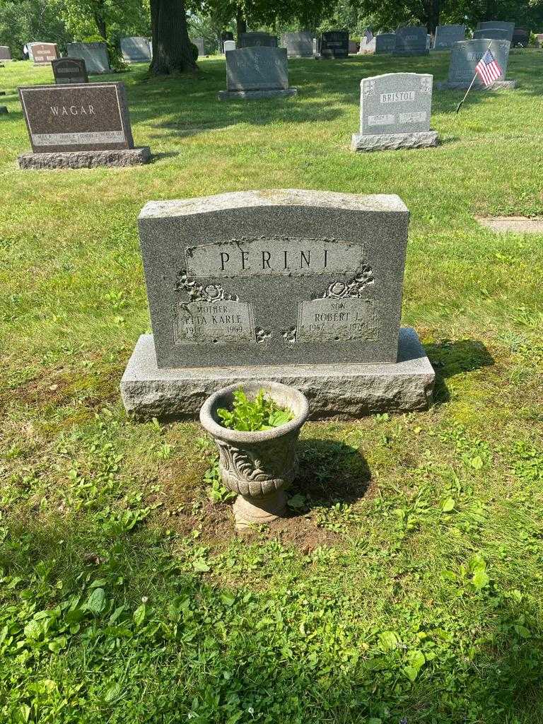Etta Karle Perini's grave. Photo 2