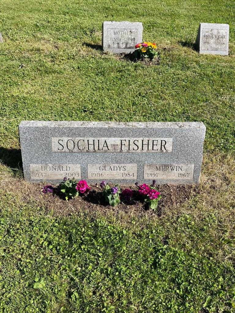 Merwin E. Sochia-Fisher's grave. Photo 2