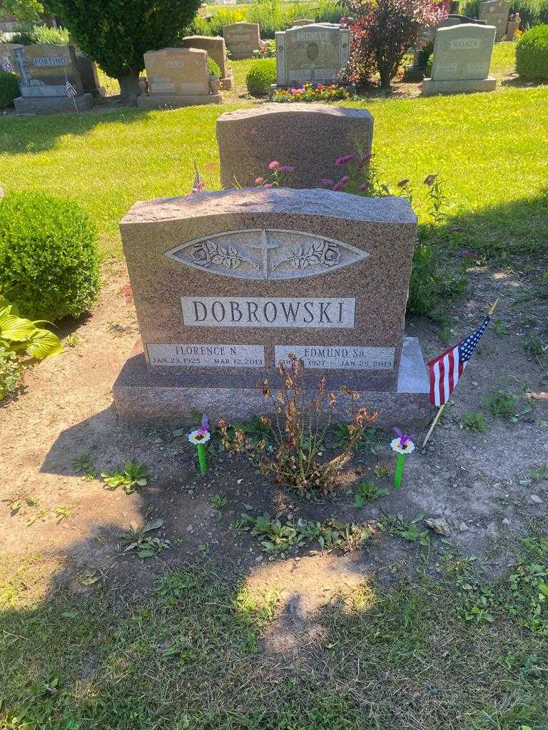 Florence N. Dobrowski's grave. Photo 2