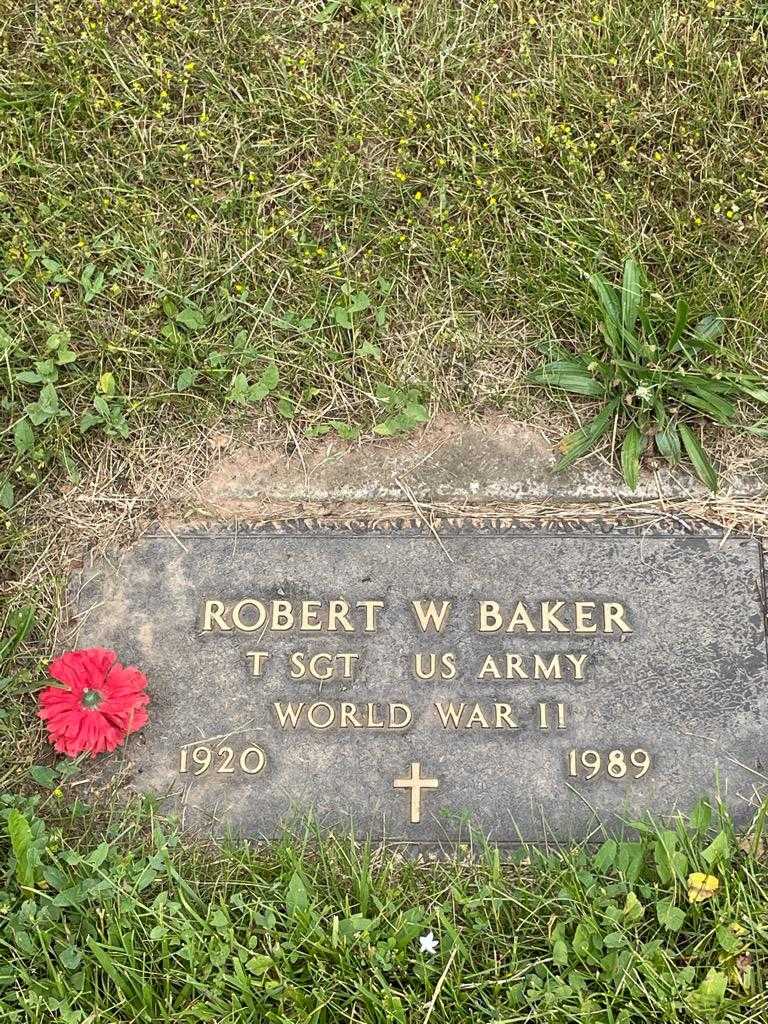 Robert W. Baker's grave. Photo 3