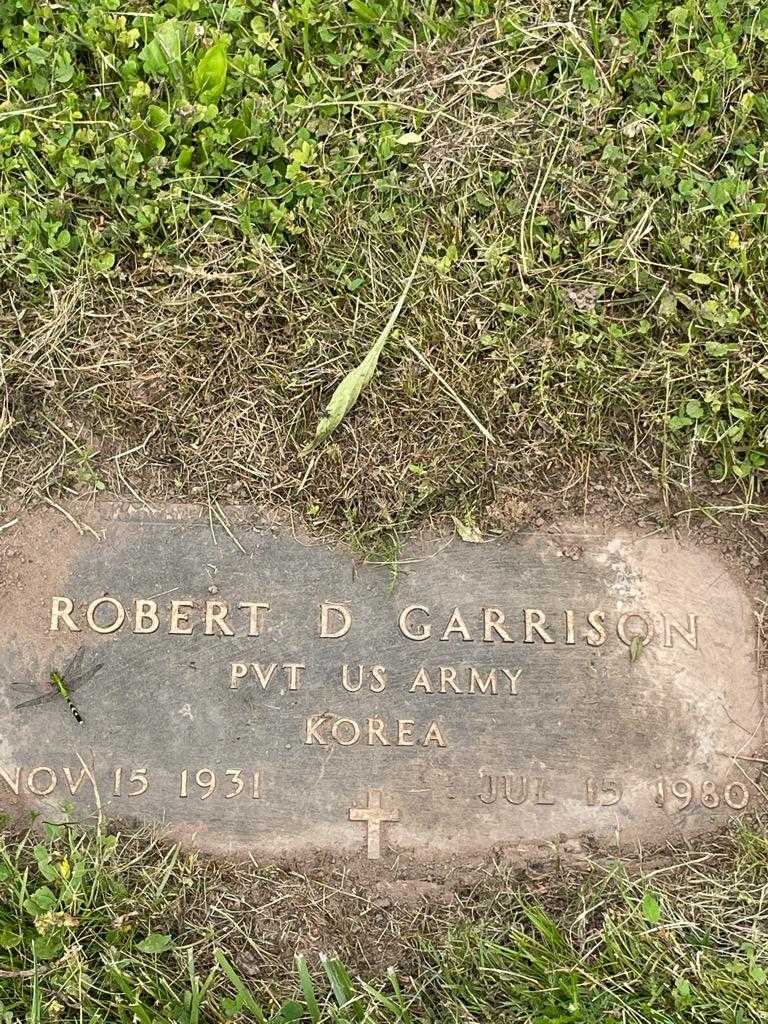 Robert D. Garrison's grave. Photo 3