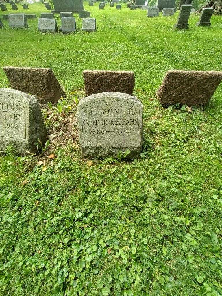 George Frederick Hahn's grave. Photo 3