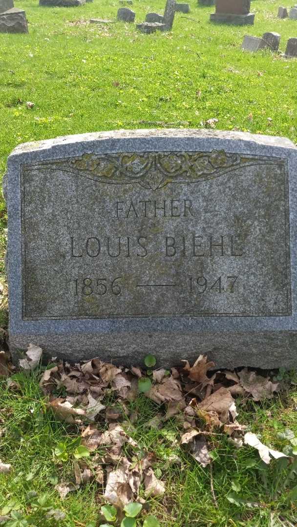 Louis Biehl's grave. Photo 3