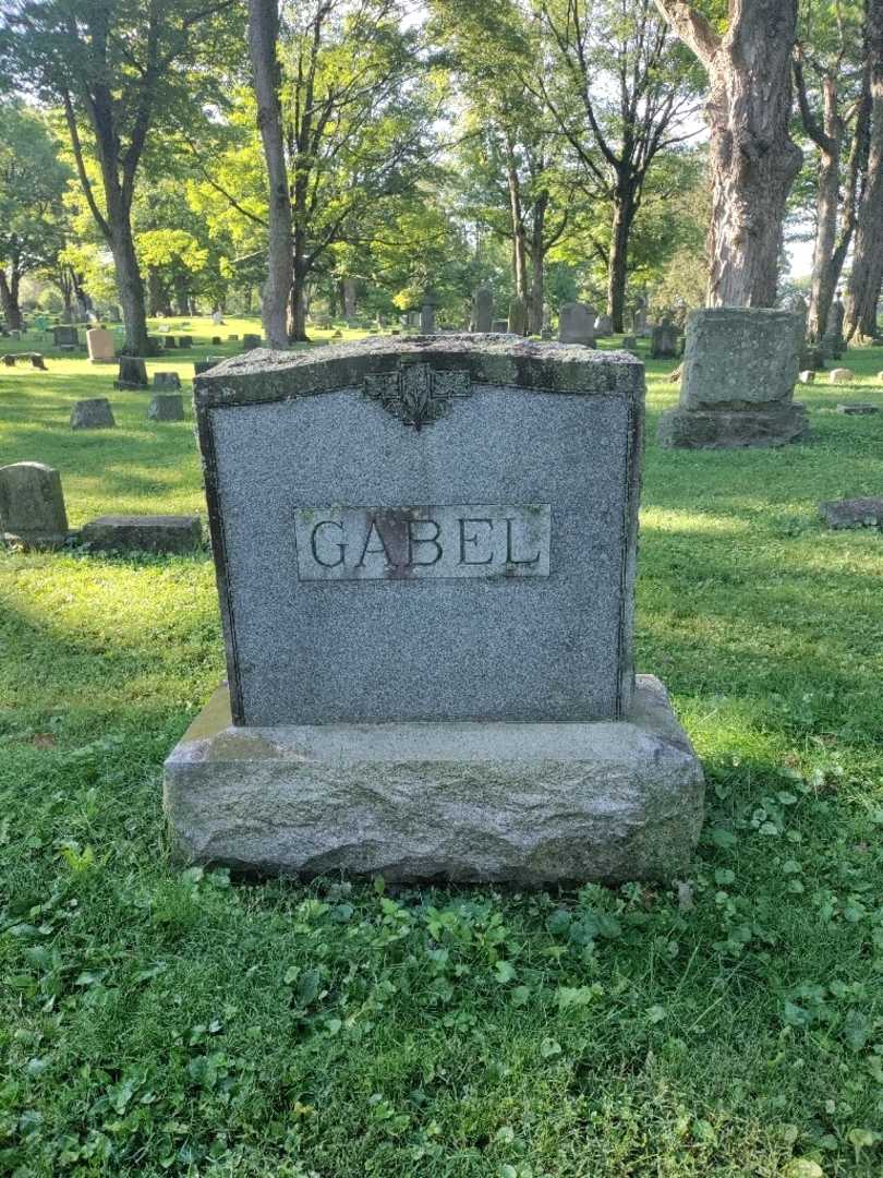 Louis Gabel's grave. Photo 4