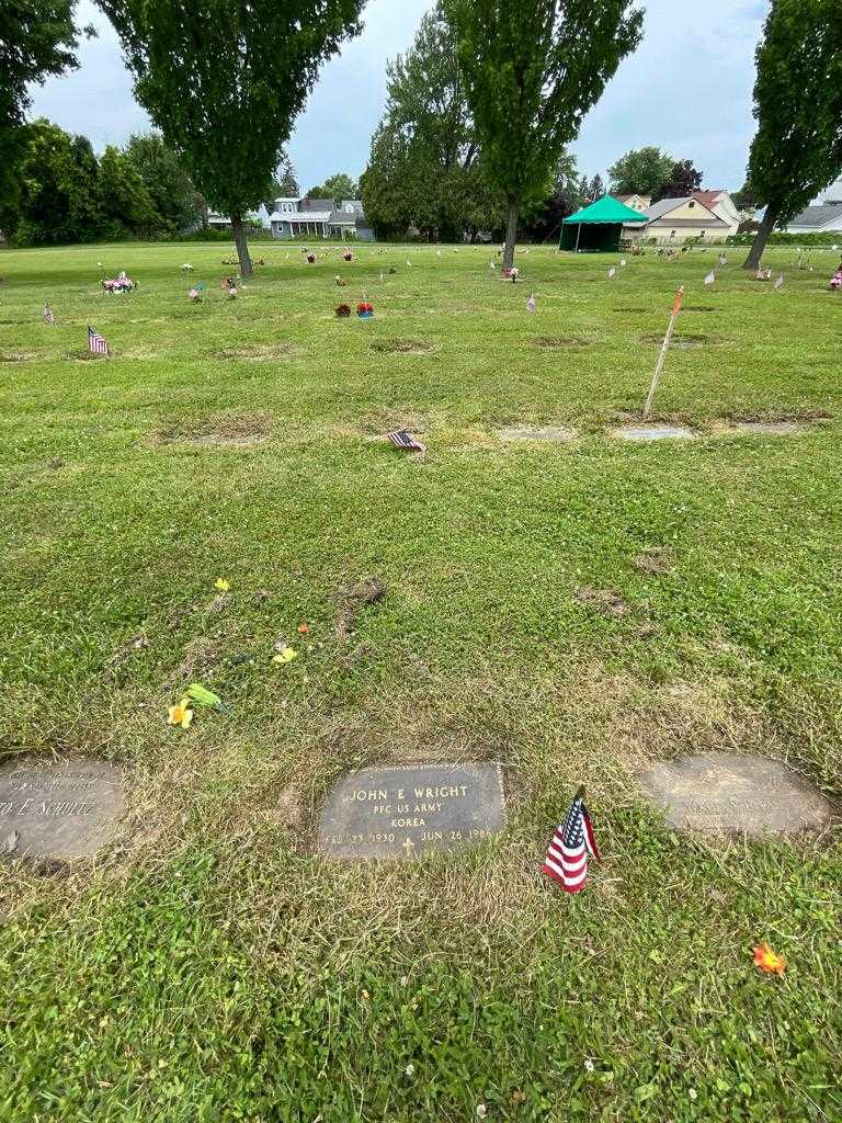 John E. Wright's grave. Photo 1