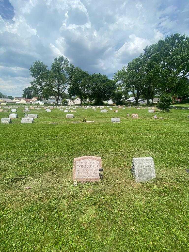 Betty Jane Owens Strobel's grave. Photo 1