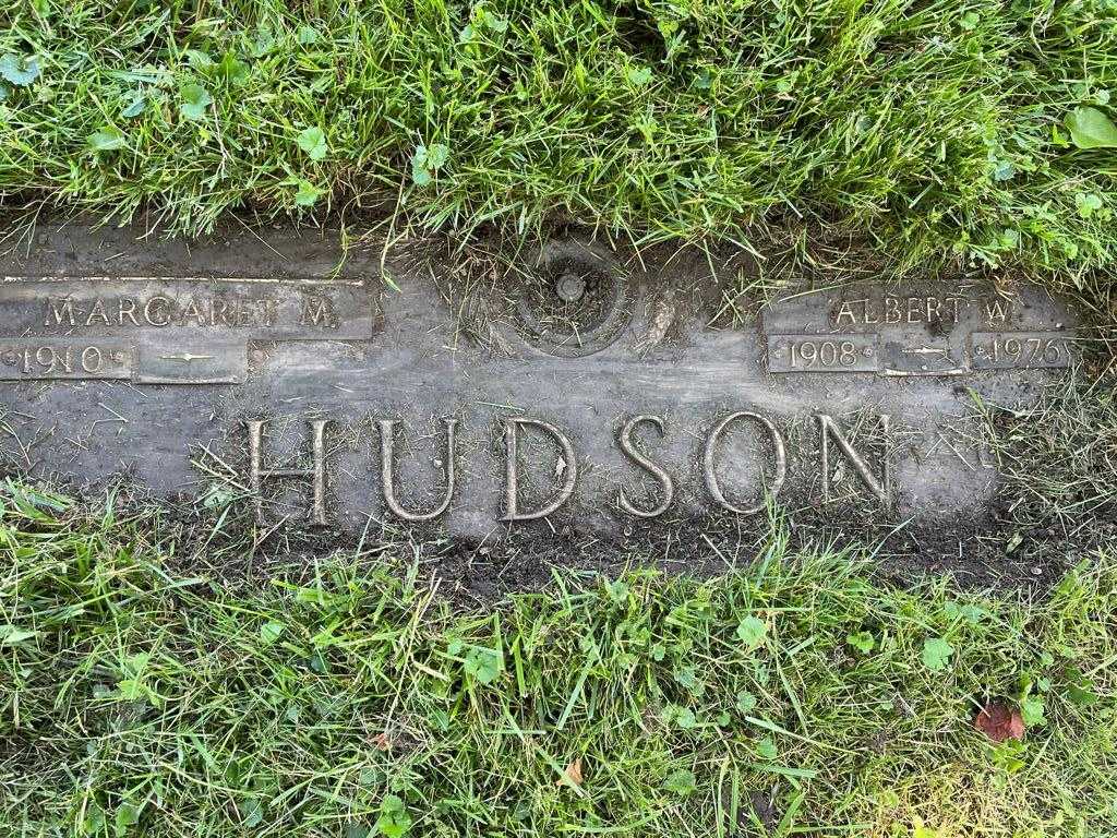 Margaret M. Hudson's grave. Photo 3