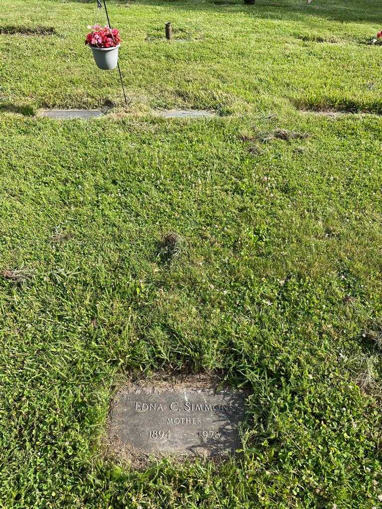 Edna C. Simmons's grave. Photo 2
