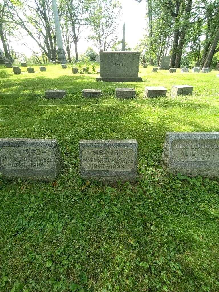 Margaret Benshadel's grave. Photo 2