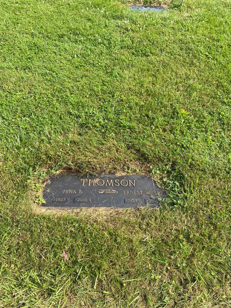 Ernest W. Thomson Senior's grave. Photo 2