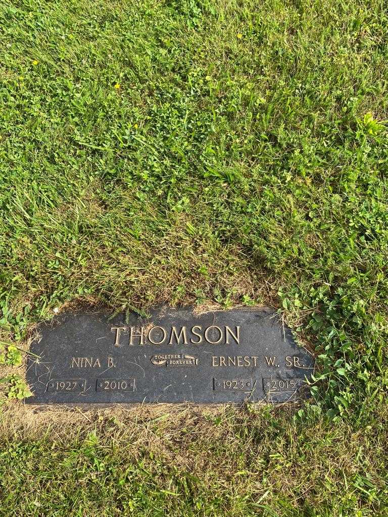 Ernest W. Thomson Senior's grave. Photo 3
