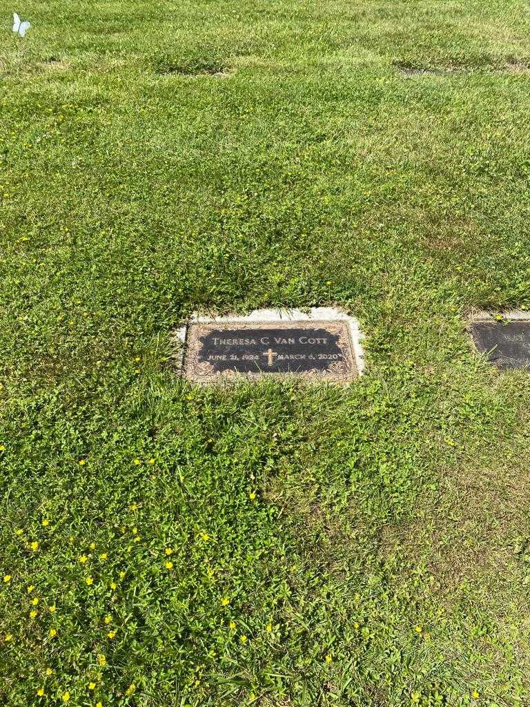 Theresa C. Van Cott's grave. Photo 2