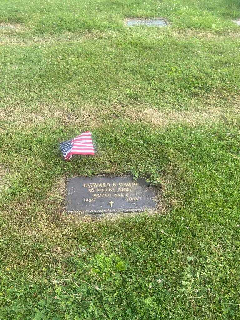 Howard R. Garni's grave. Photo 2