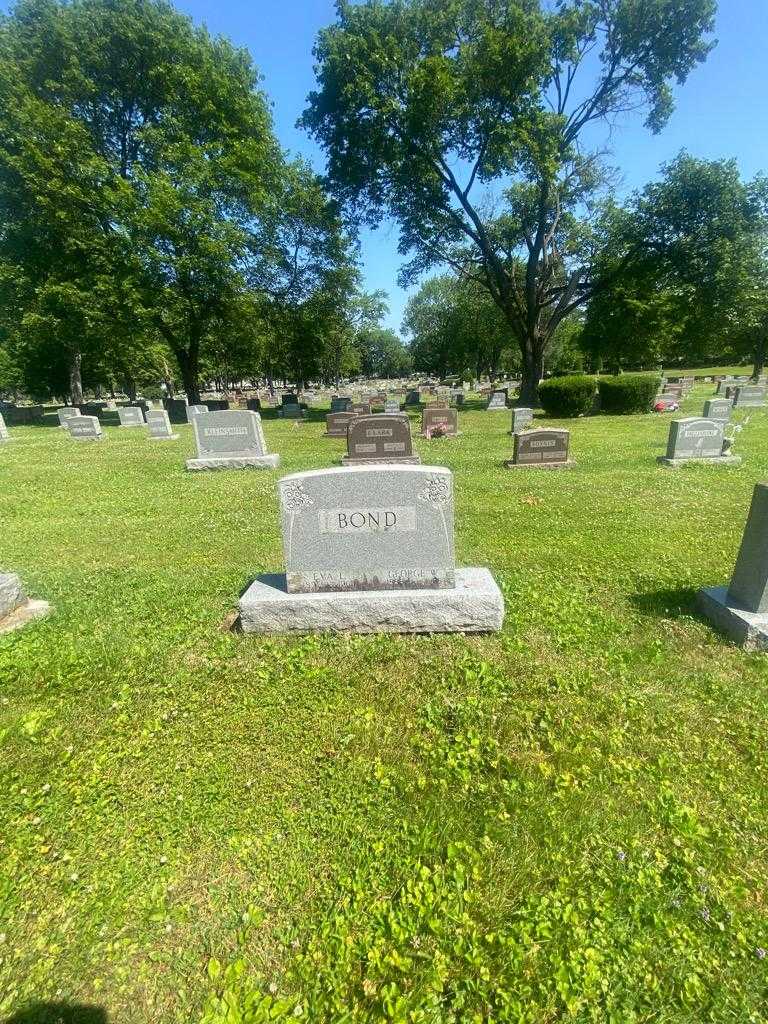 George W. Bond's grave. Photo 1