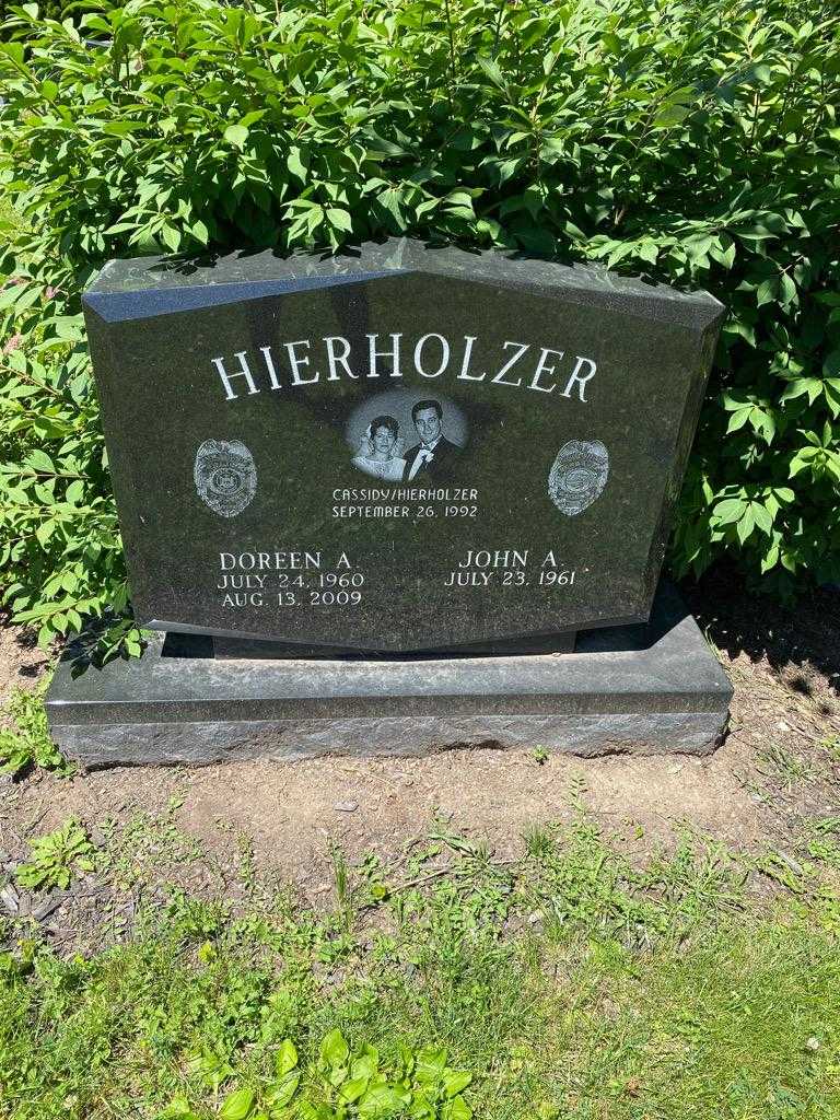 Doreen A. Hierholzer's grave. Photo 2