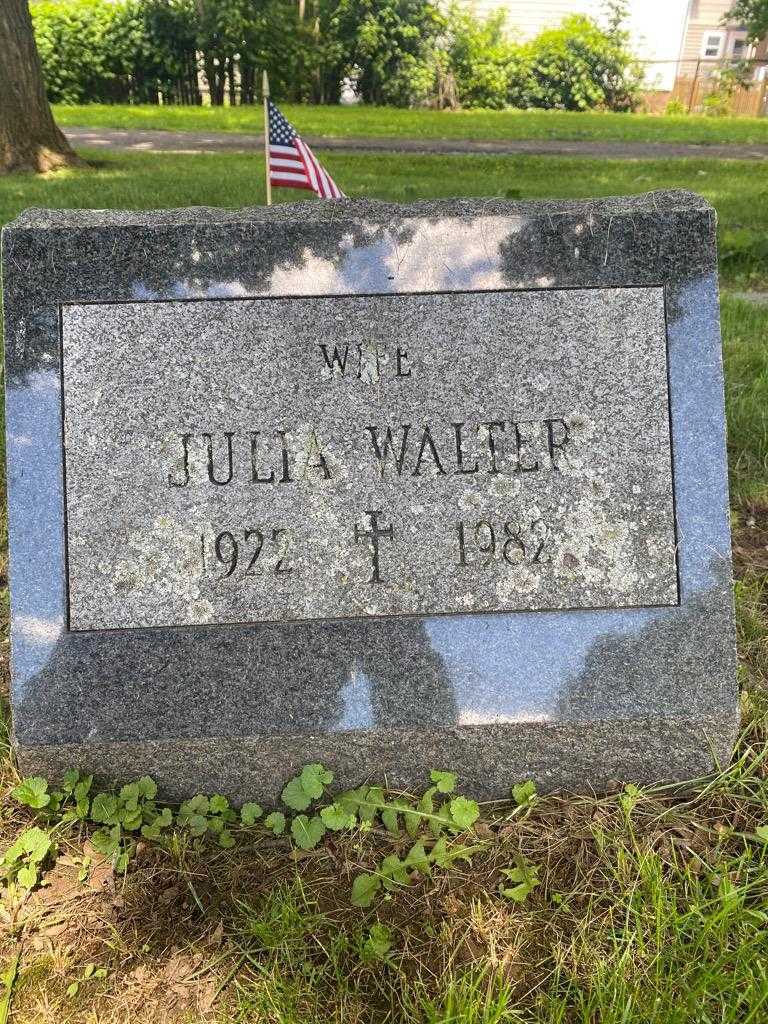 Julia Walter's grave. Photo 3