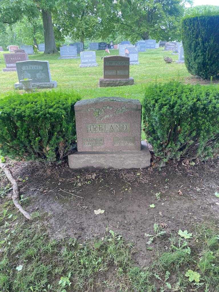 Lillian W. Ireland's grave. Photo 2