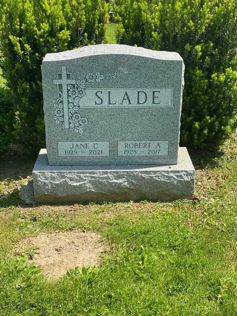 Robert A. Slade's grave. Photo 3