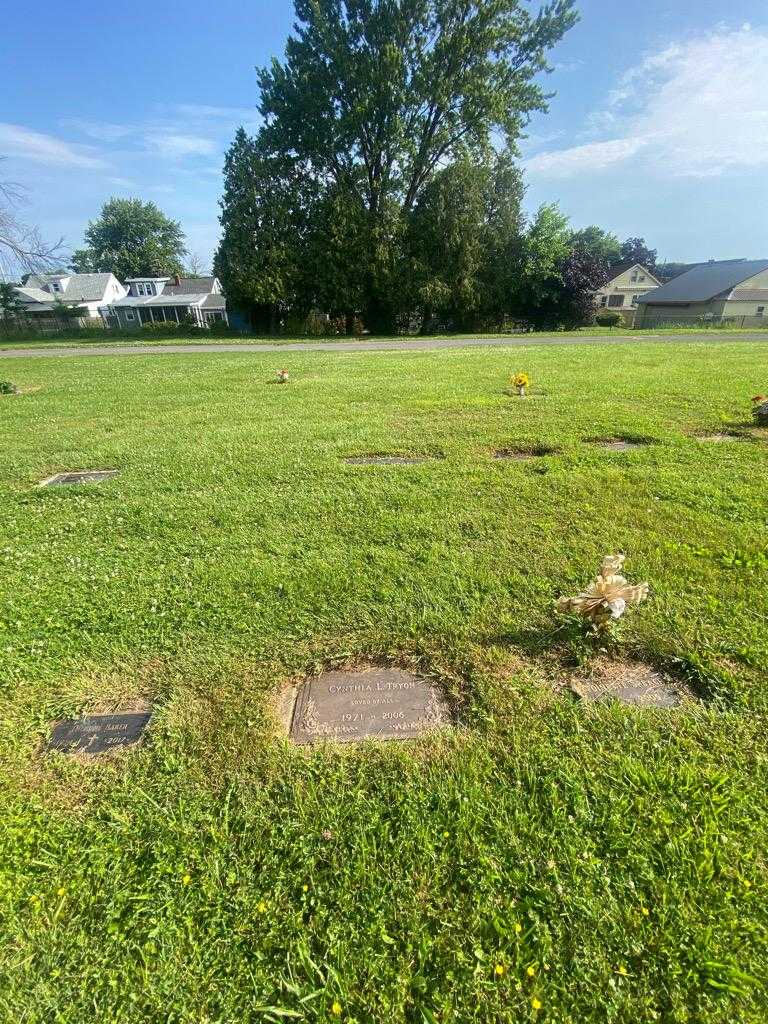 Cynthia L. Tryon's grave. Photo 1