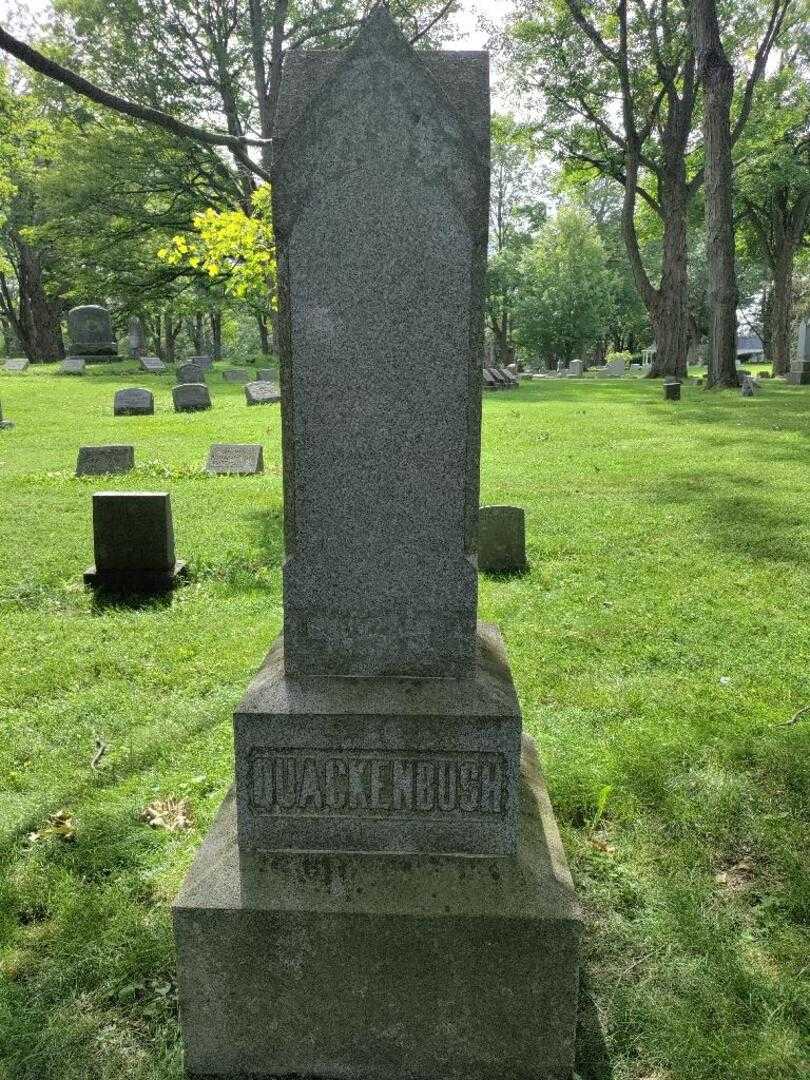 Gertrude Susan Quackenbush's grave. Photo 4