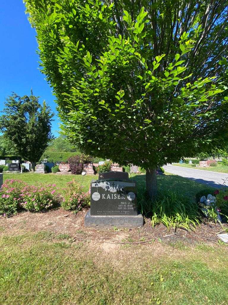 Paul J. Kaiser's grave. Photo 1