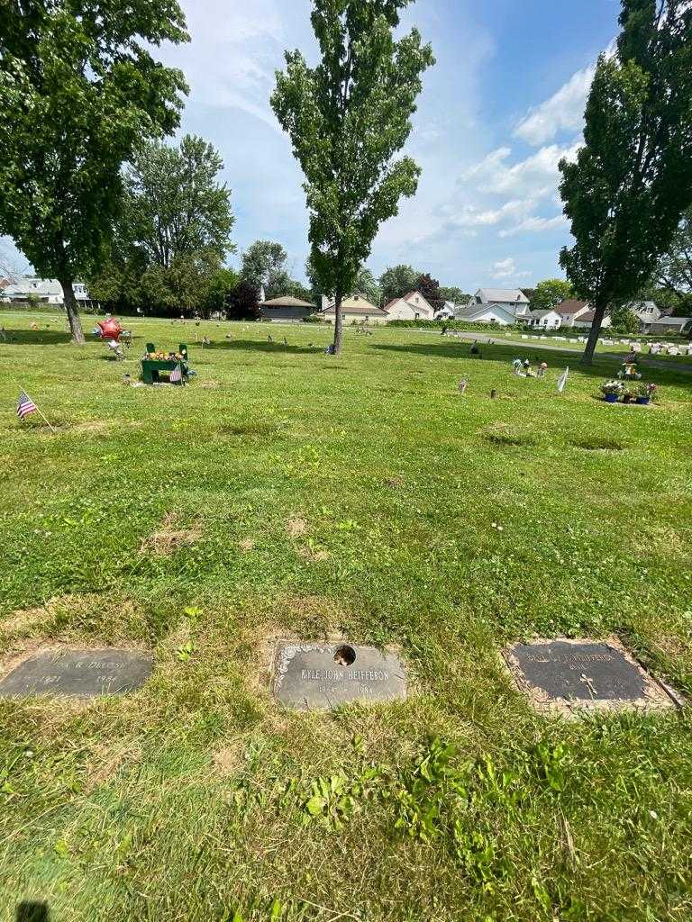 Kyle John Heifferon's grave. Photo 1