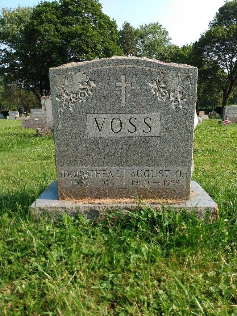 August O. Voss's grave. Photo 2