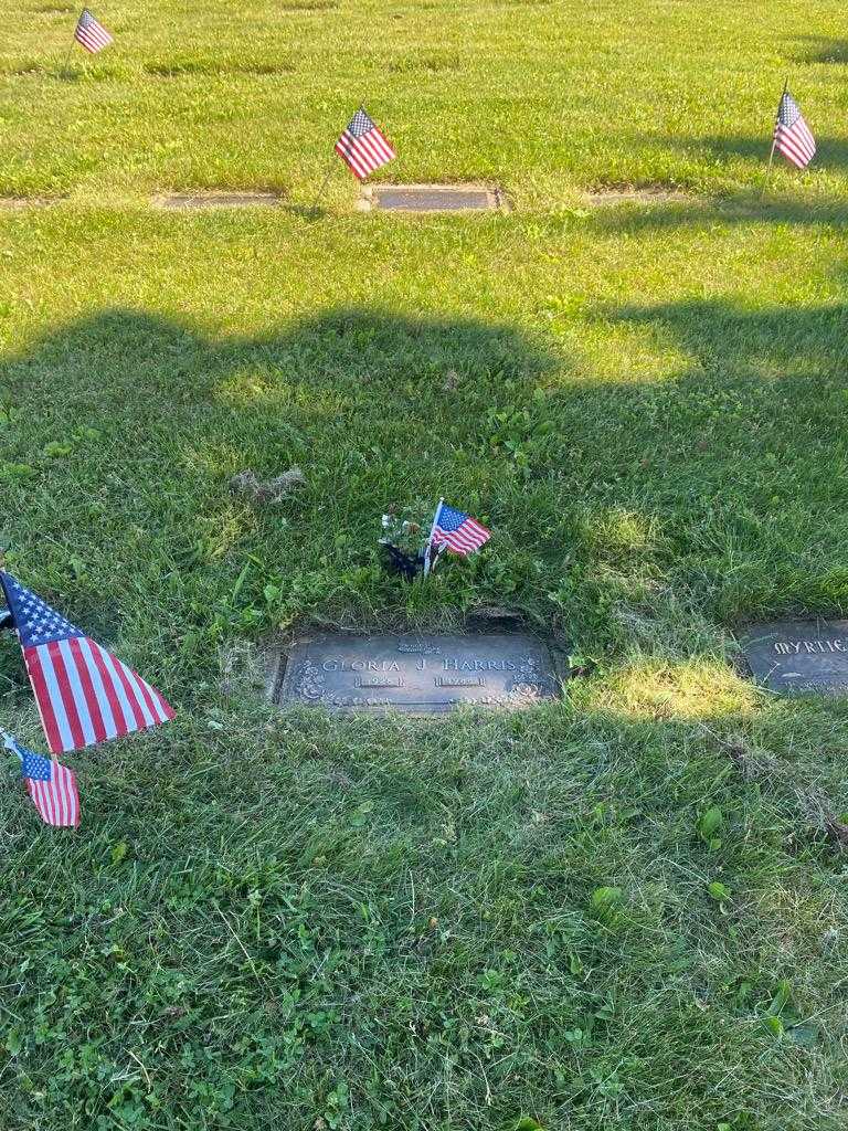 Gloria J. Harris's grave. Photo 2