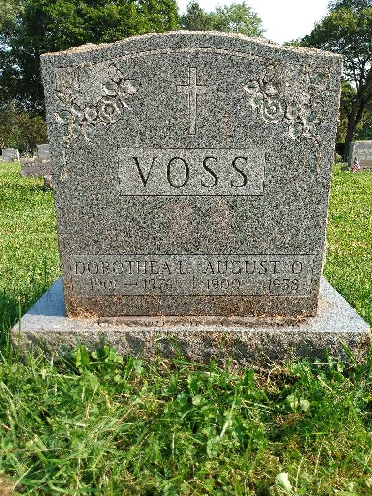 August O. Voss's grave. Photo 3