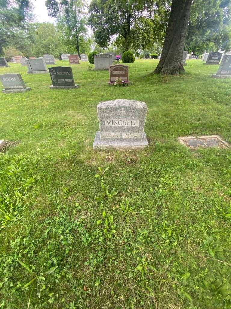Freida Winchell's grave. Photo 1