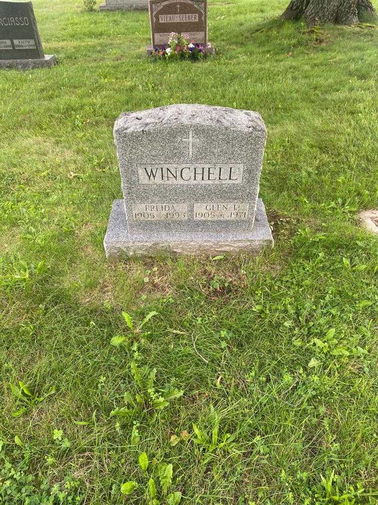 Freida Winchell's grave. Photo 2