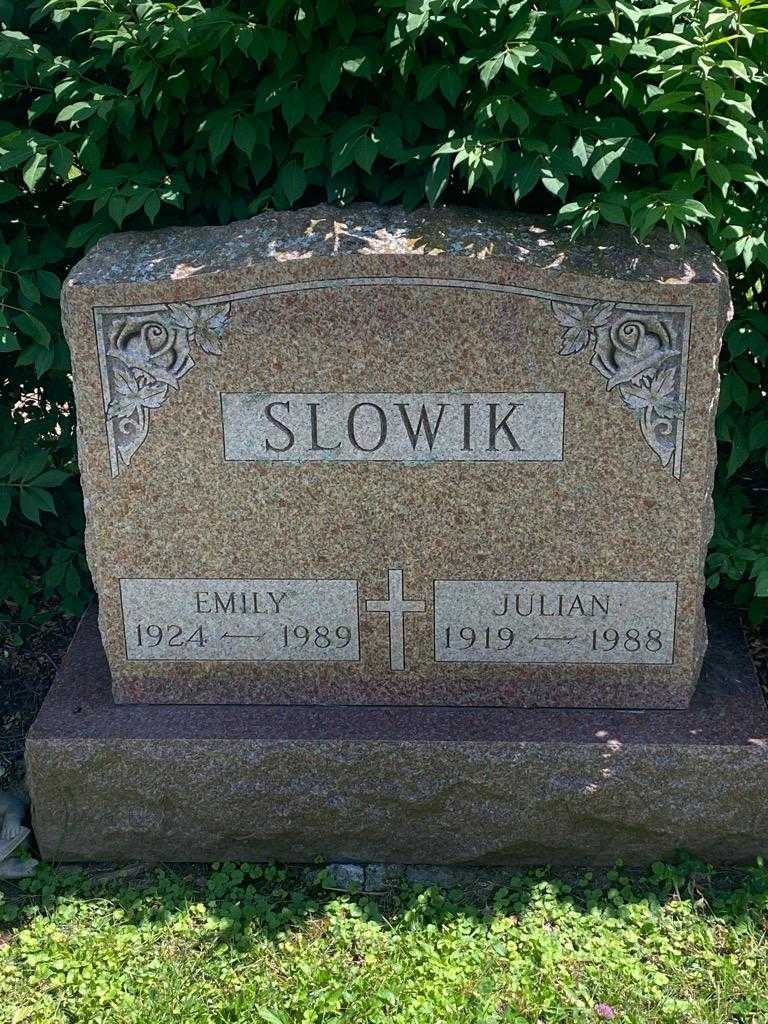 Emily Slowik's grave. Photo 3