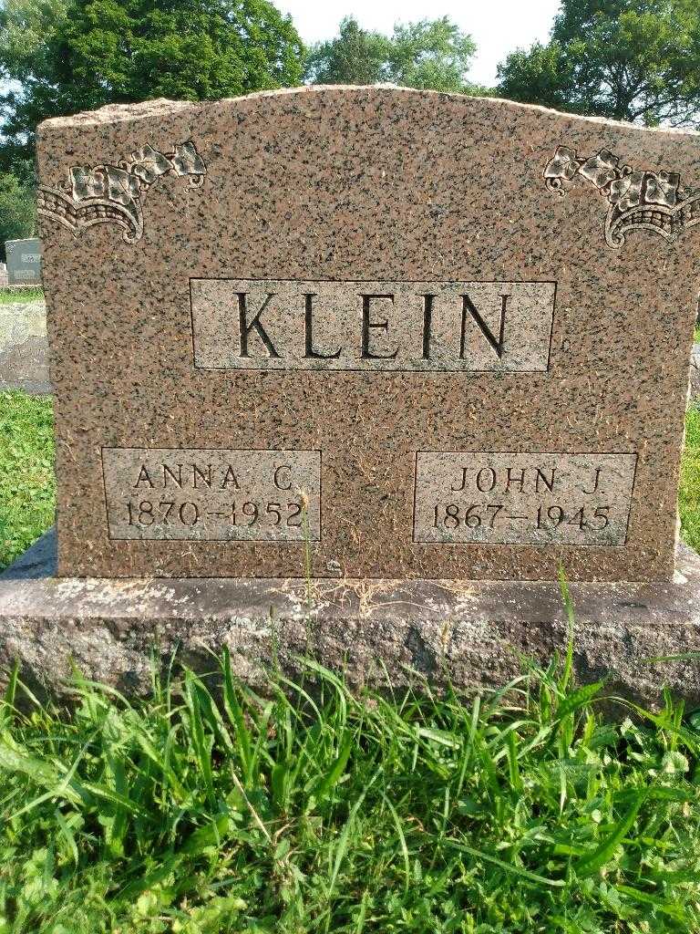 Anna C. Klein's grave. Photo 3