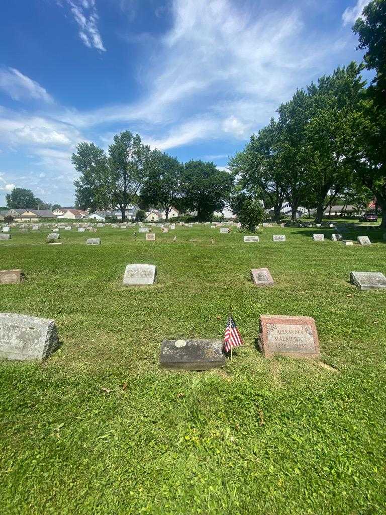 Ward McIntyre's grave. Photo 1