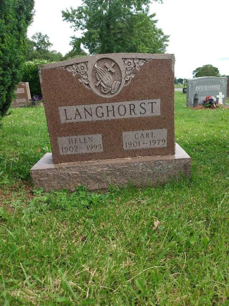 Helen Langhorst's grave. Photo 1