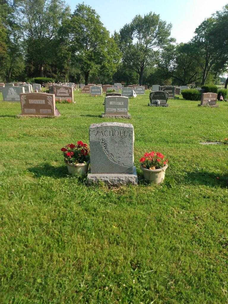Fred A. Zacholl's grave. Photo 1