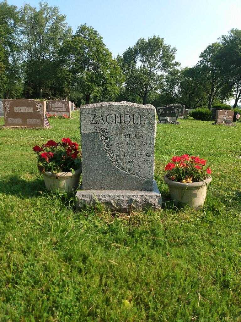Fred A. Zacholl's grave. Photo 2