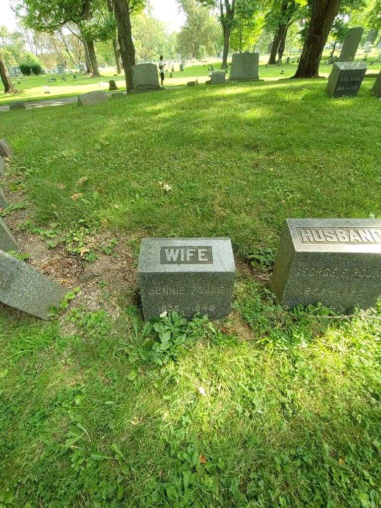 Jennie Poune's grave. Photo 1