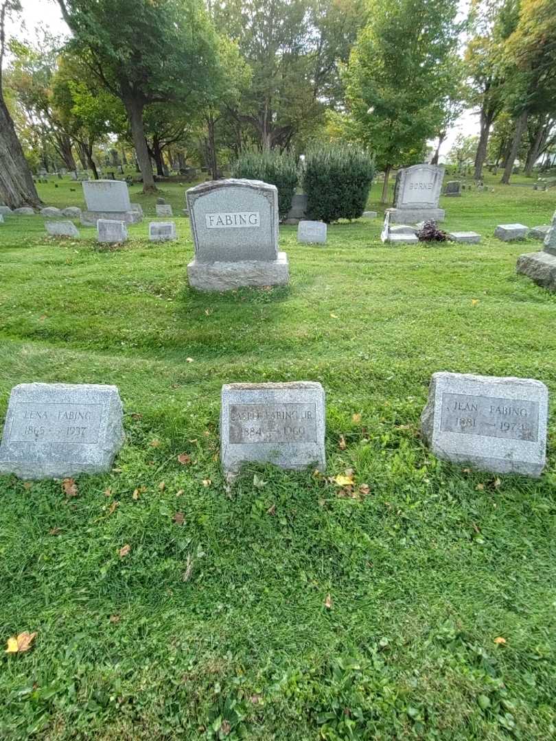 Casper Fabing Junior's grave. Photo 1