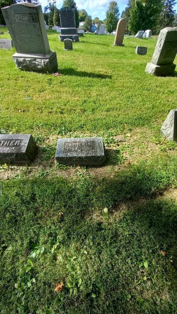 Katherine Yaeckel's grave. Photo 1