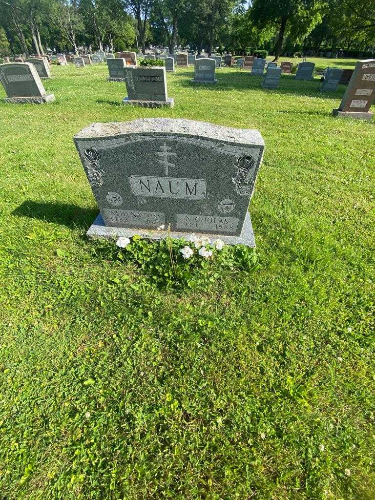 Athena "Tina" Naum's grave. Photo 1