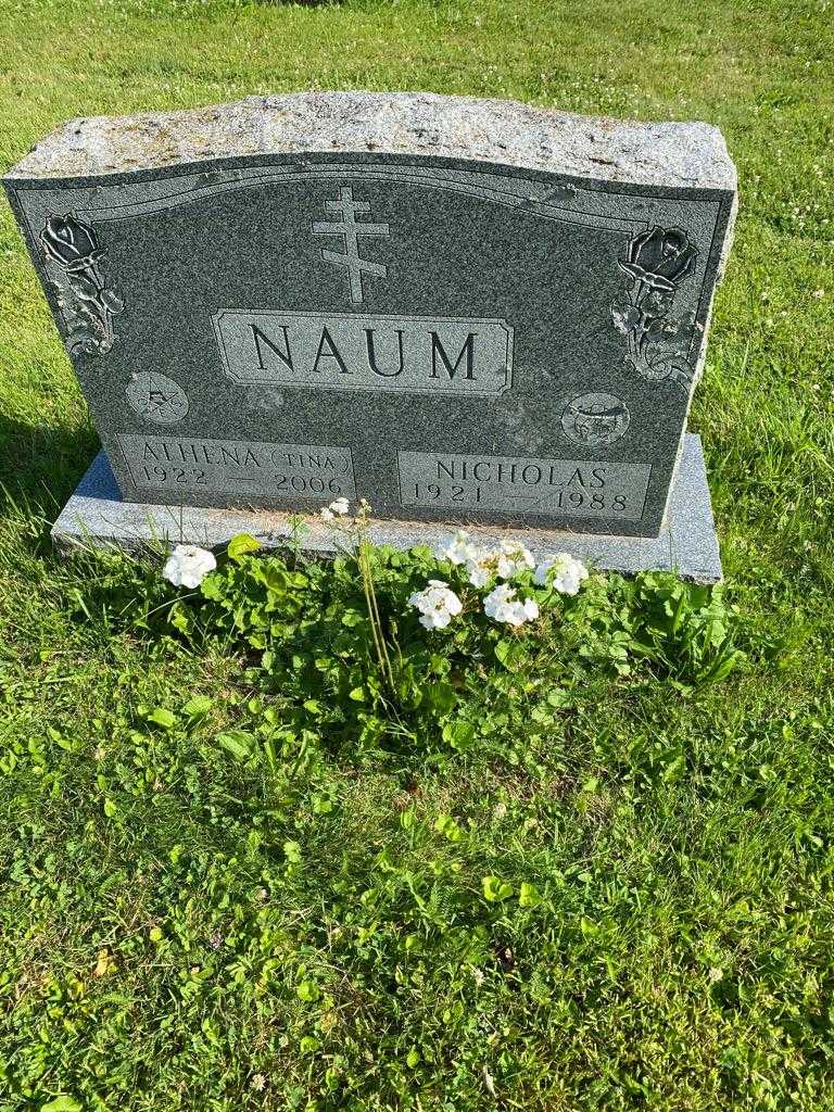 Athena "Tina" Naum's grave. Photo 2