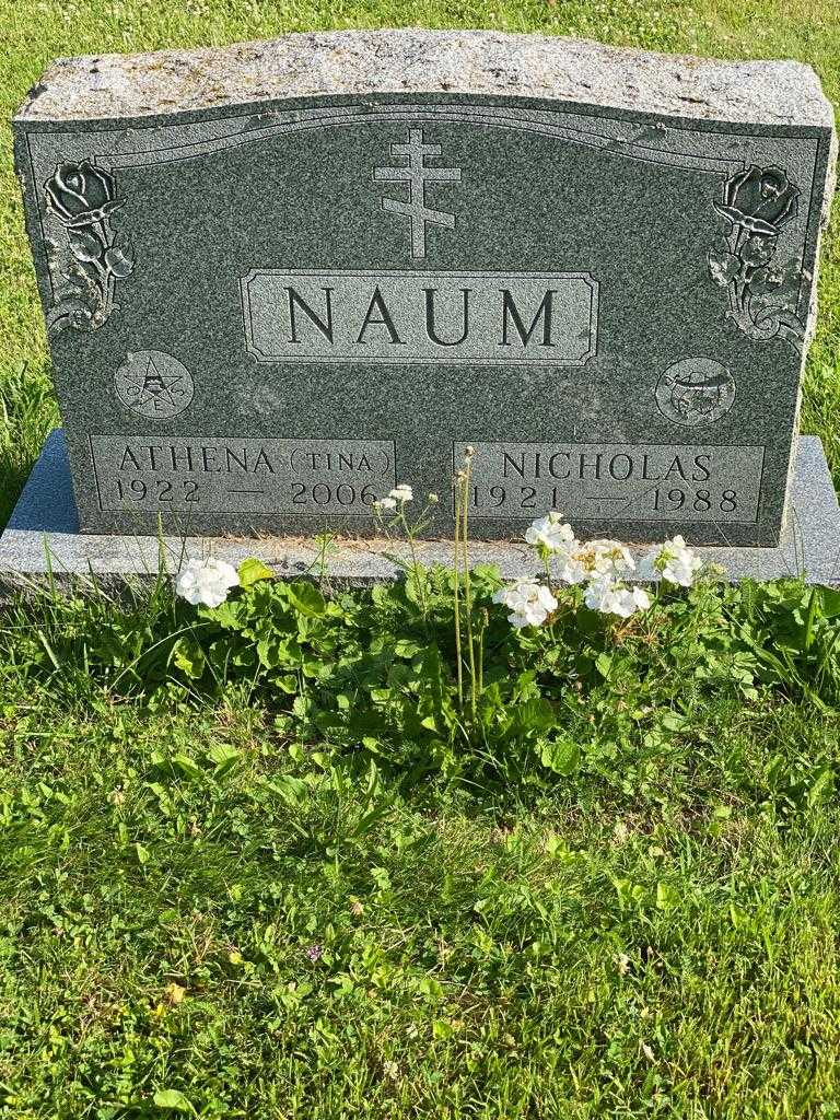 Athena "Tina" Naum's grave. Photo 3
