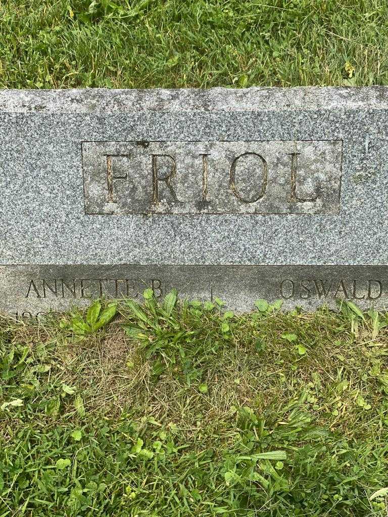 Oswald Friol's grave. Photo 3